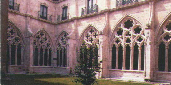 Cláustro gótico de la Catedral de Oviedo (Asturias)