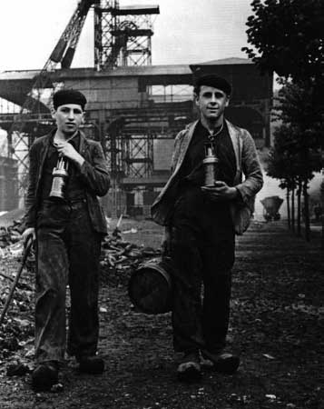 Mineros a inicios del siglo XX en la cuenca del Nalón (Asturias)