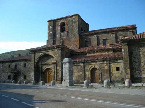 Real Colegiata de Santa María de Arbás (León).