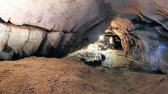 Cueva de El Covarón (Llanes-Asturias-España)
